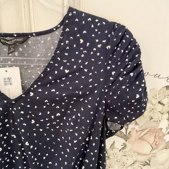 Banana Republic Women's SP Navy White Heart Print V-Neck Fit & Flare Dress - Picture 4 of 10